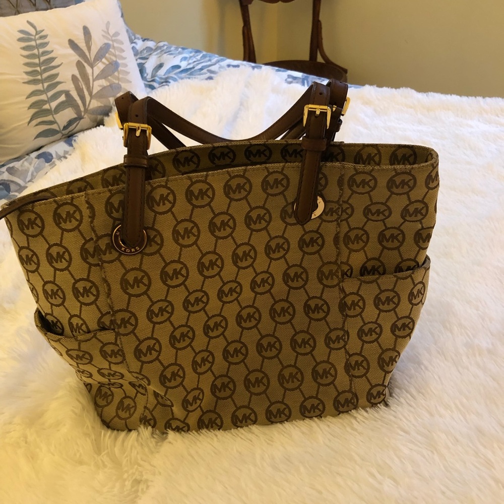 Handbag - Picture 2 of 5